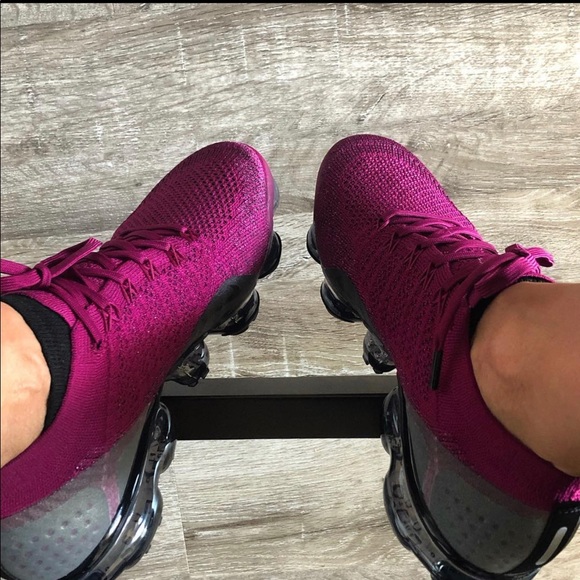 Nike Shoes - Limited Edition 💓 Nike Vapormax Flyknit 3